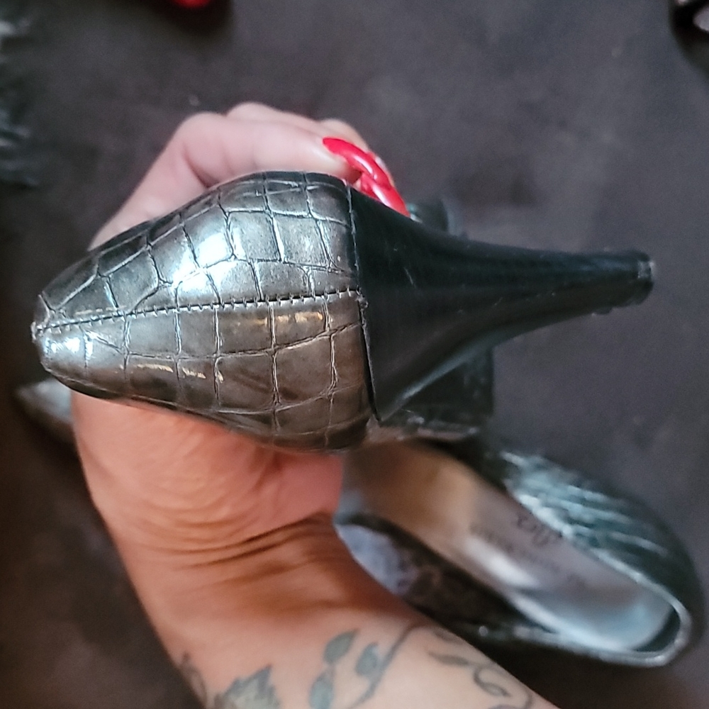 Heels - Picture 6 of 8